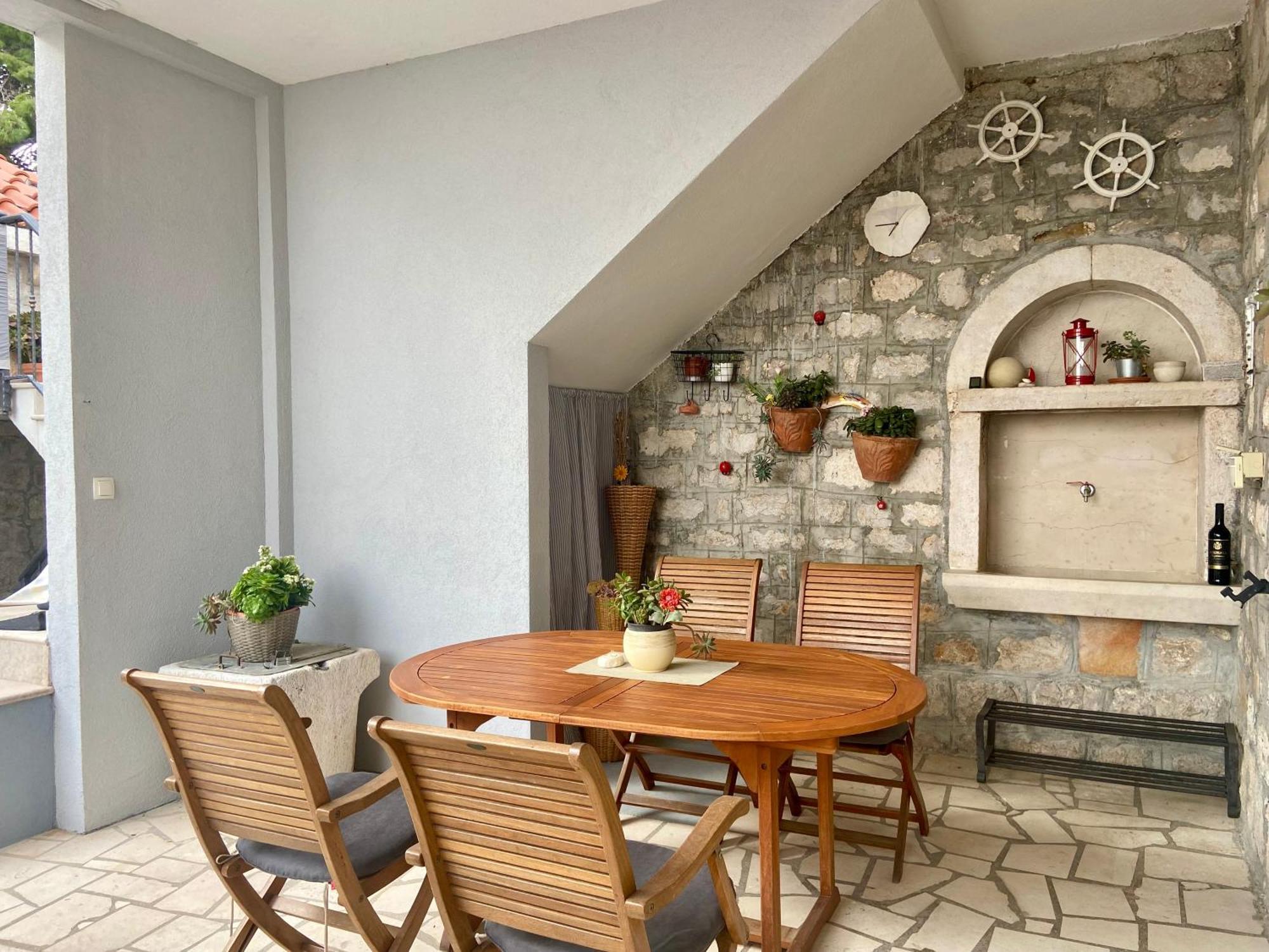 Apartment Simon - Old Stone Charm, Central Bol Life 외부 사진