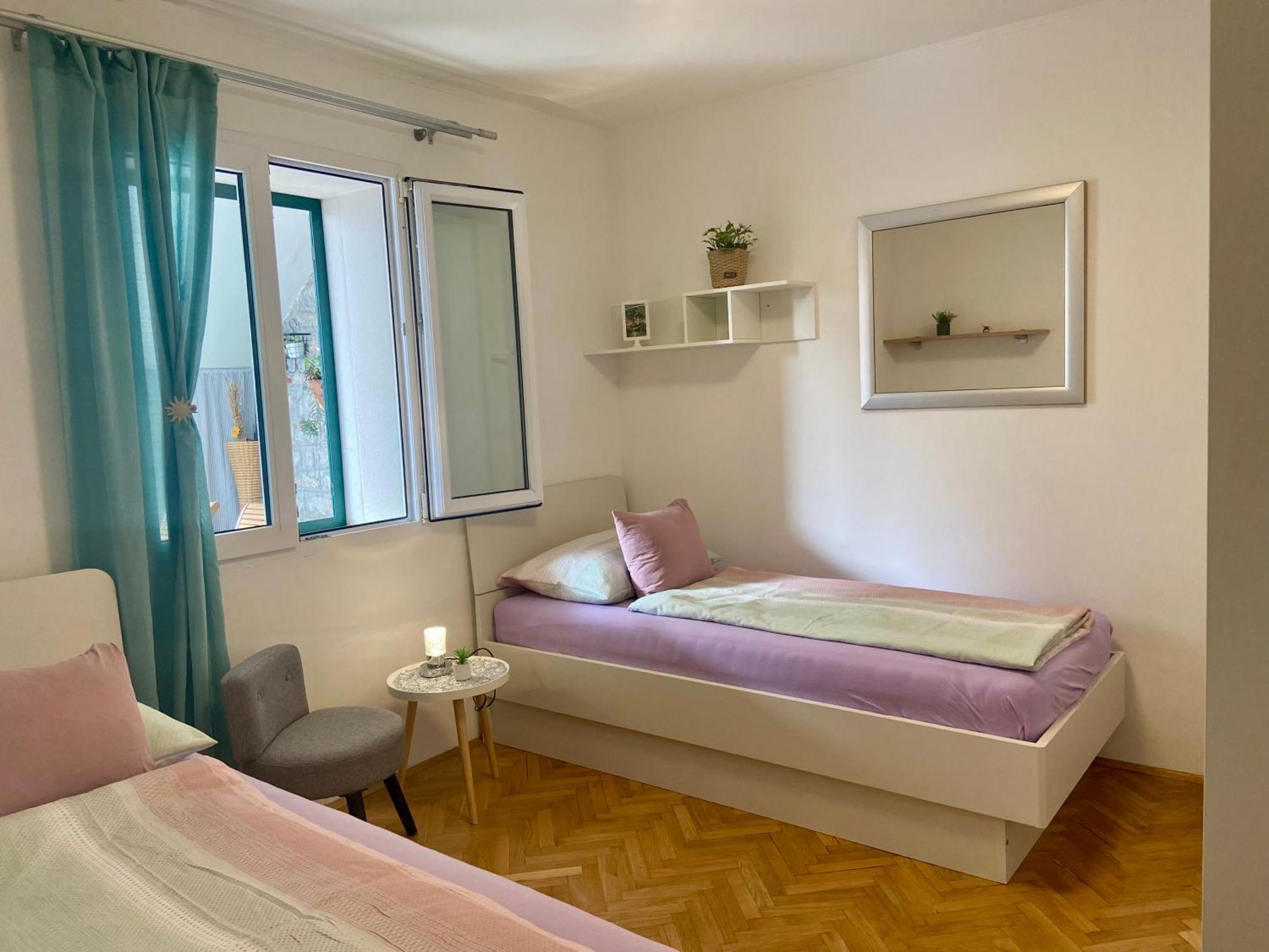Apartment Simon - Old Stone Charm, Central Bol Life 외부 사진
