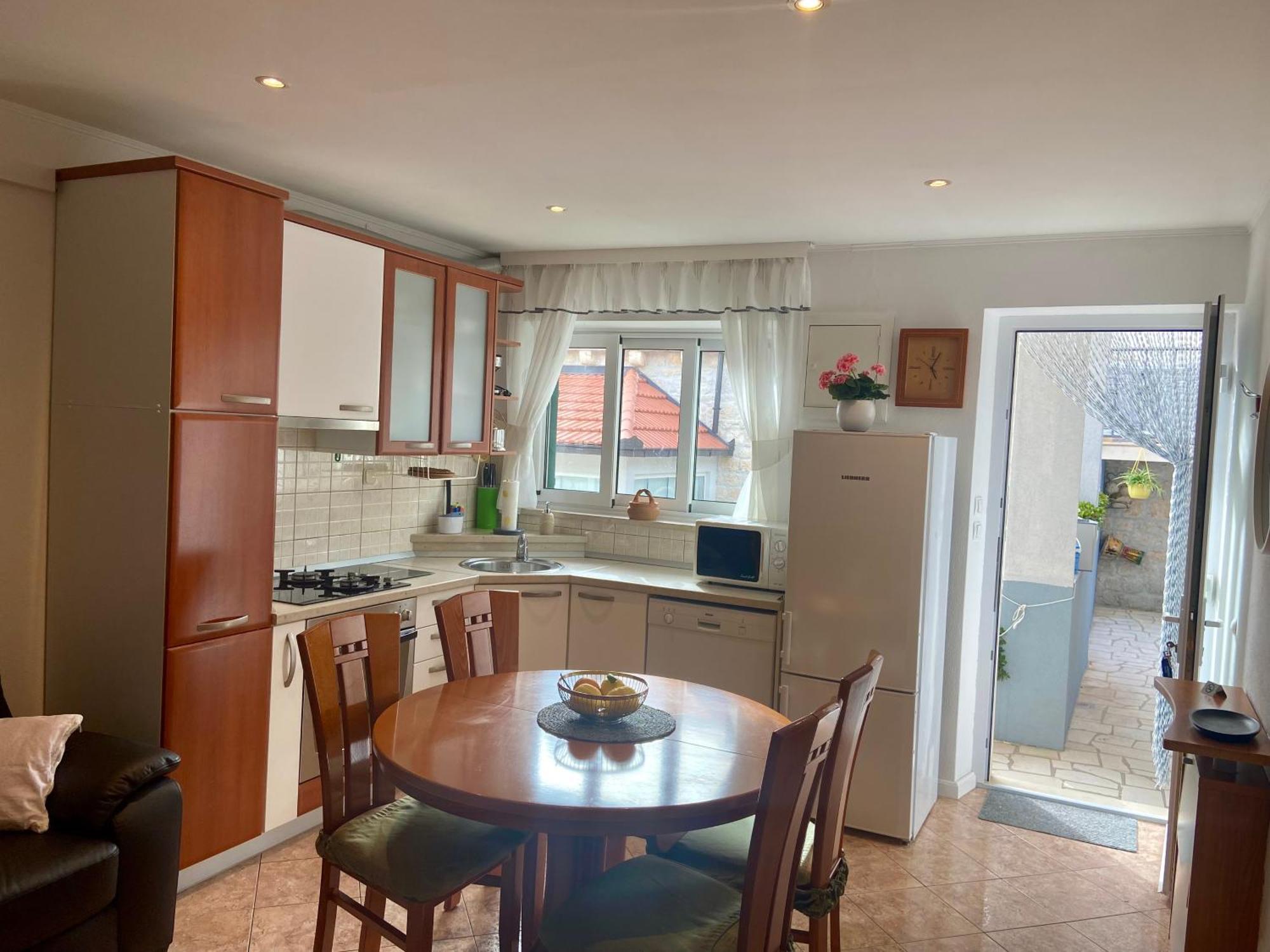 Apartment Simon - Old Stone Charm, Central Bol Life 외부 사진